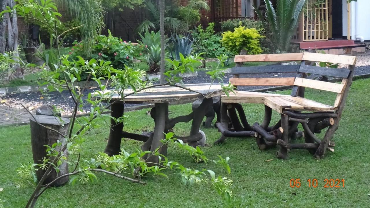 Kivu Beach Garden Жизени Екстериор снимка