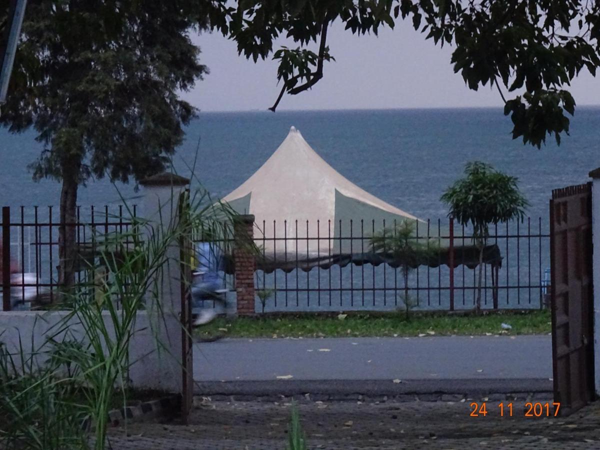 Kivu Beach Garden Жизени Екстериор снимка
