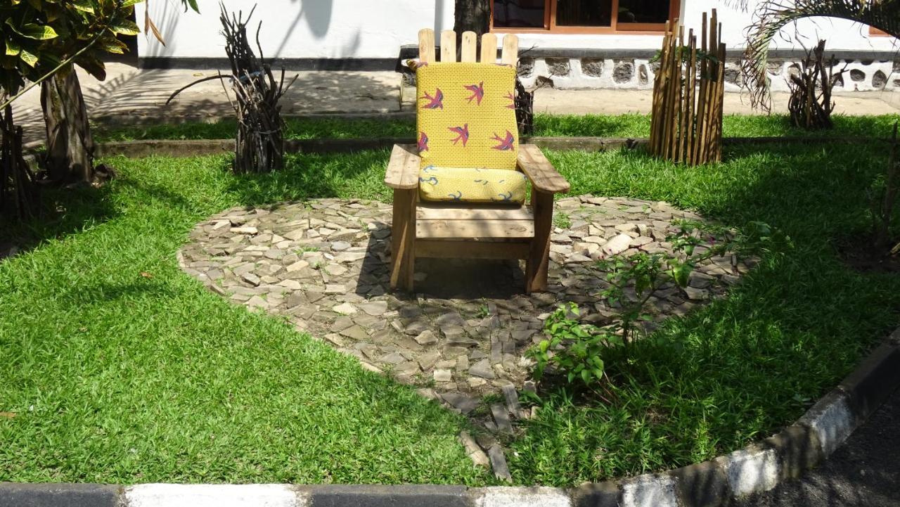 Kivu Beach Garden Жизени Екстериор снимка