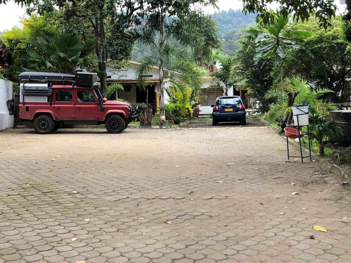Kivu Beach Garden Жизени Екстериор снимка